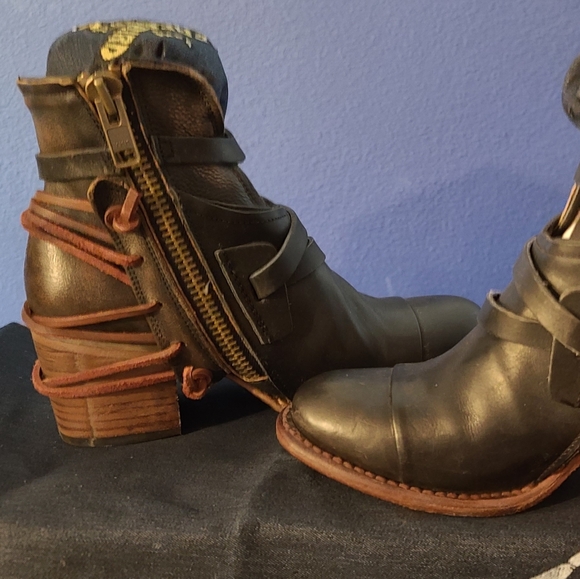 SOLD NIB freebird Crue in black multi. - Picture 6 of 12